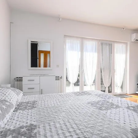 Milo Appartement Poreč Buitenkant foto