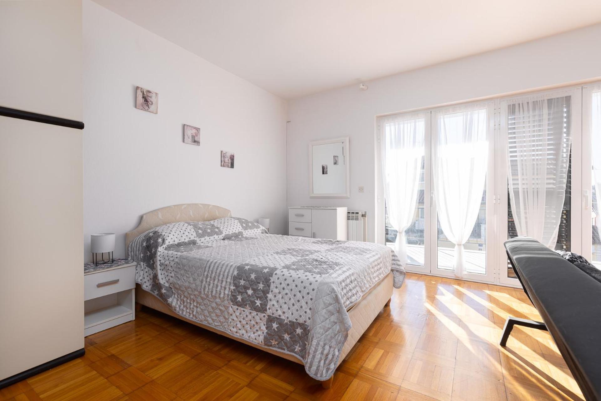 Milo Apartment